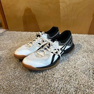 Women’s volleyball shoes